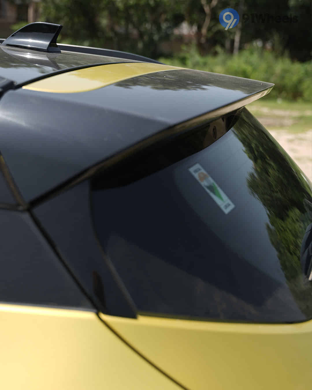 Rear Spoiler Rear Spoiler