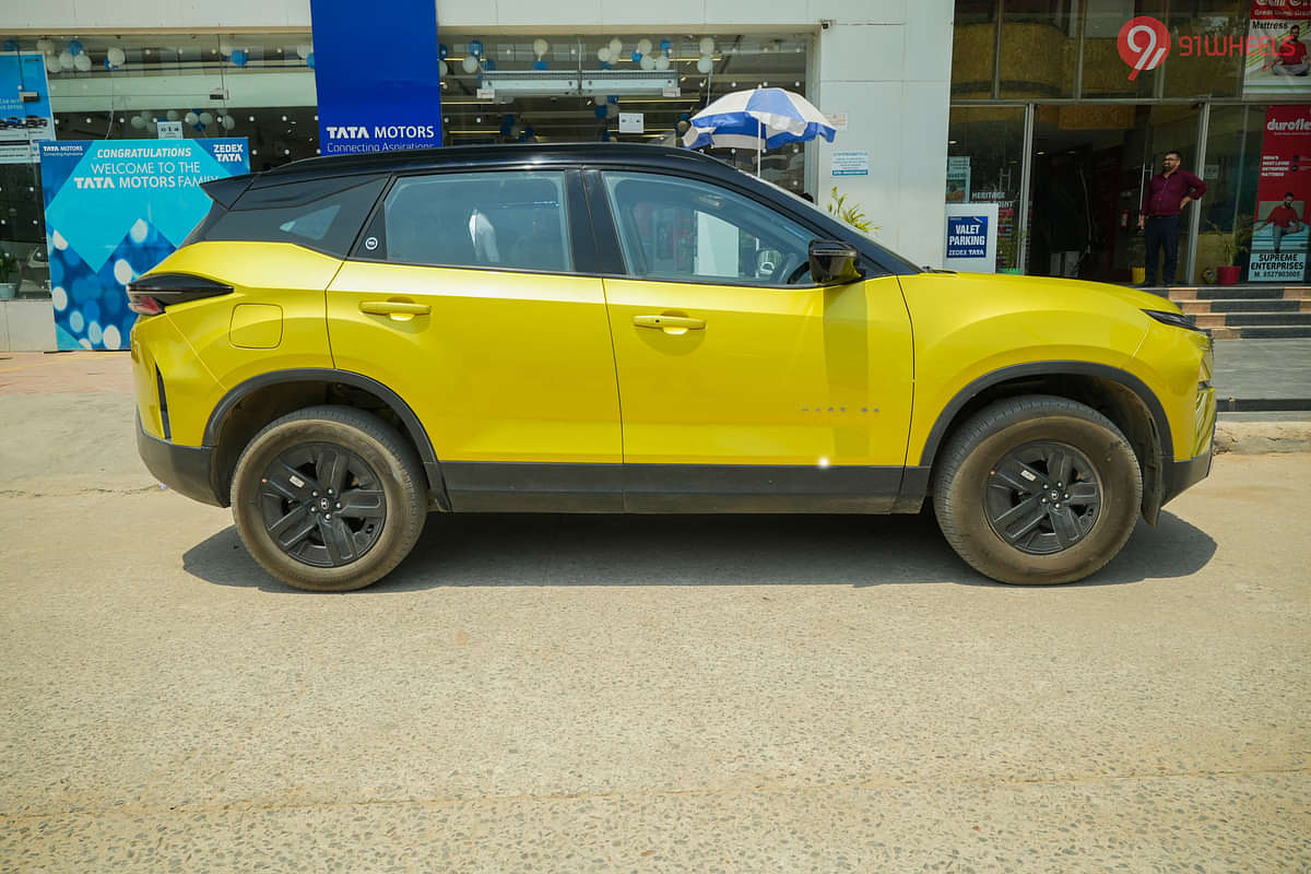 Tata Harrier Right Side View