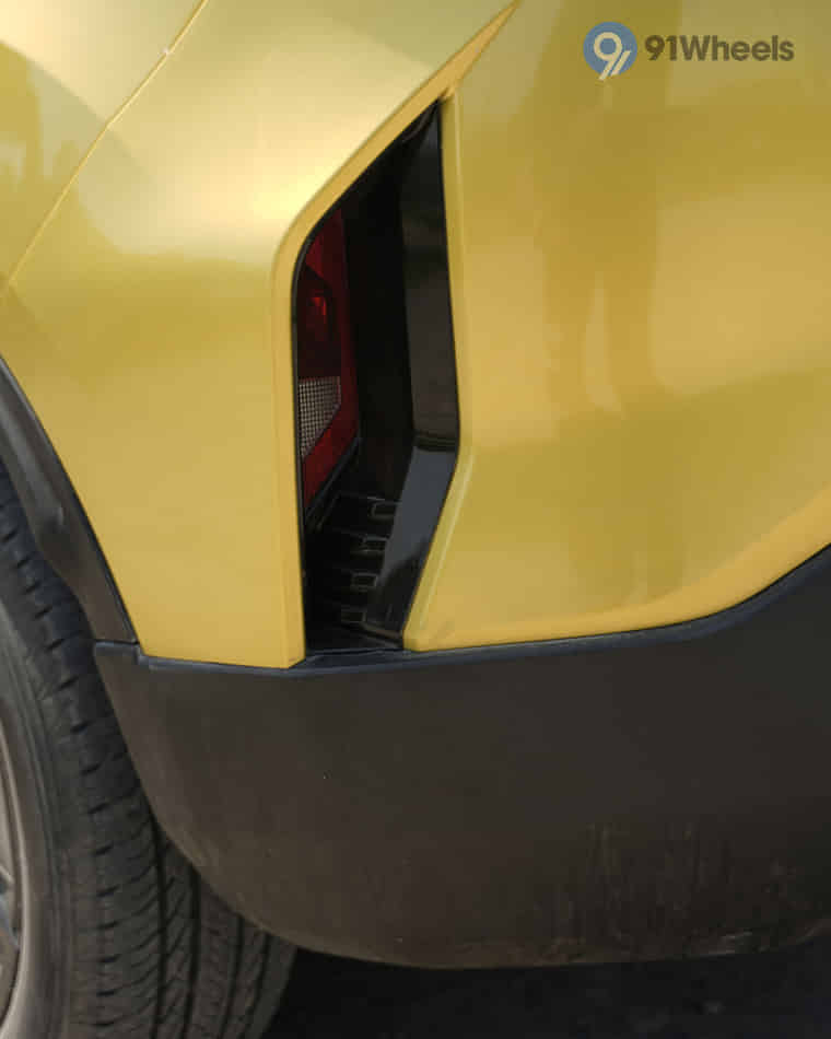 Headlights & Tail-lights - 5 Headlights & Tail-lights - 5