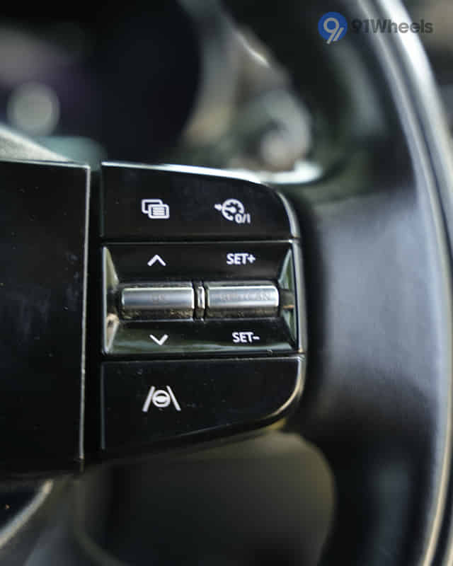 Harrier Right Steering Mounted Controls