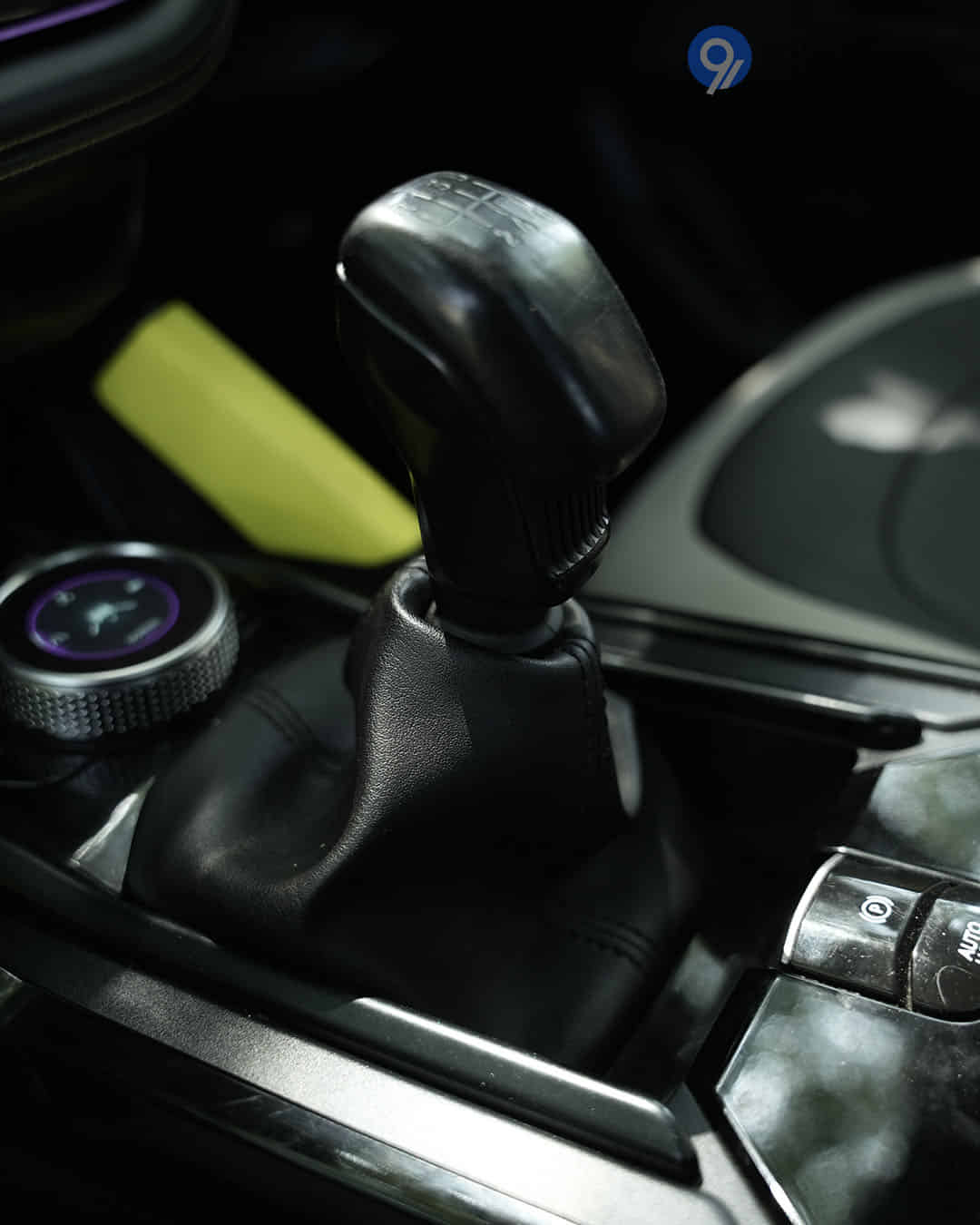 Gear Shifter / Gear Shifter Stalk Gear Shifter / Gear Shifter Stalk