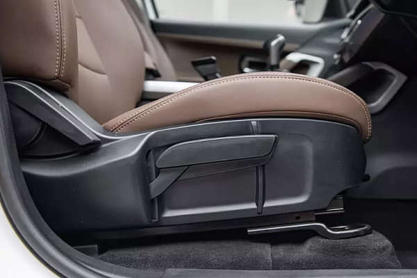 Tata Harrier 2019-2023 Front Seat Adjustment