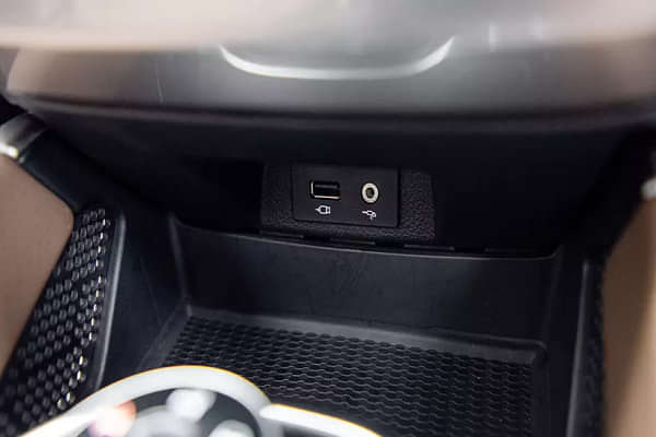Tata Harrier 2019-2023 Charging Outlet
