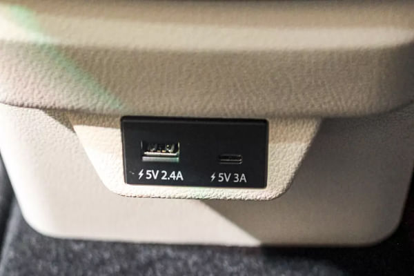 Tata Harrier 2019-2020 Charging Outlet