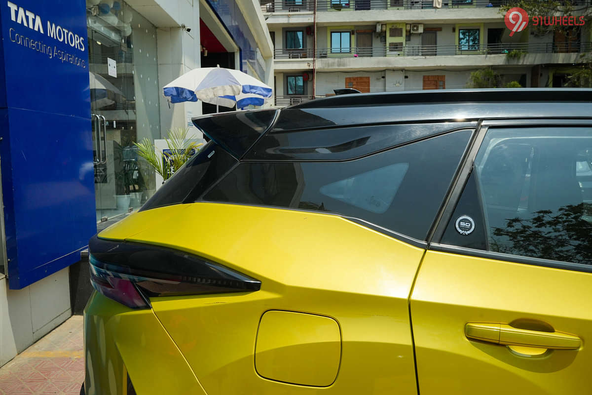 Tata Harrier Rear Quarter Glass