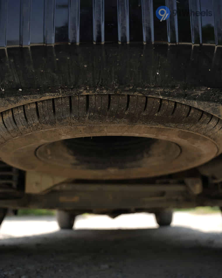 Bootspace & Utility - 5 Bootspace & Utility - 5