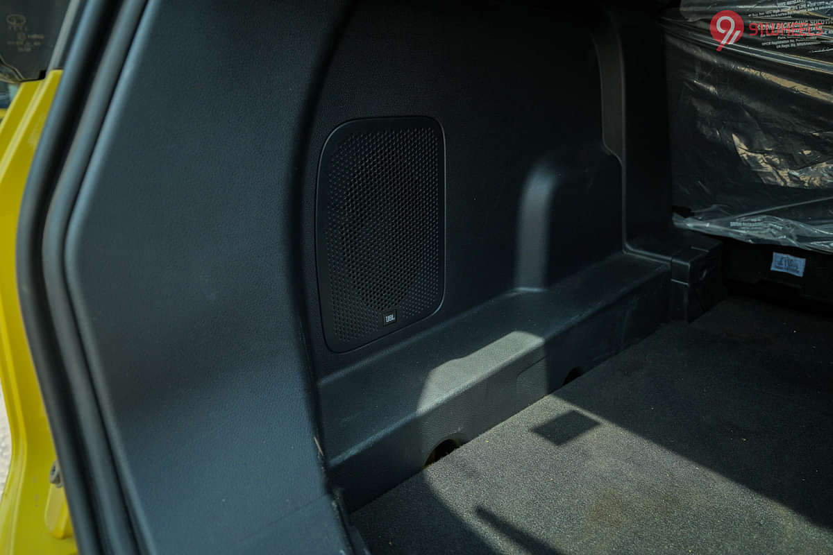 Tata Harrier Rear Speakers