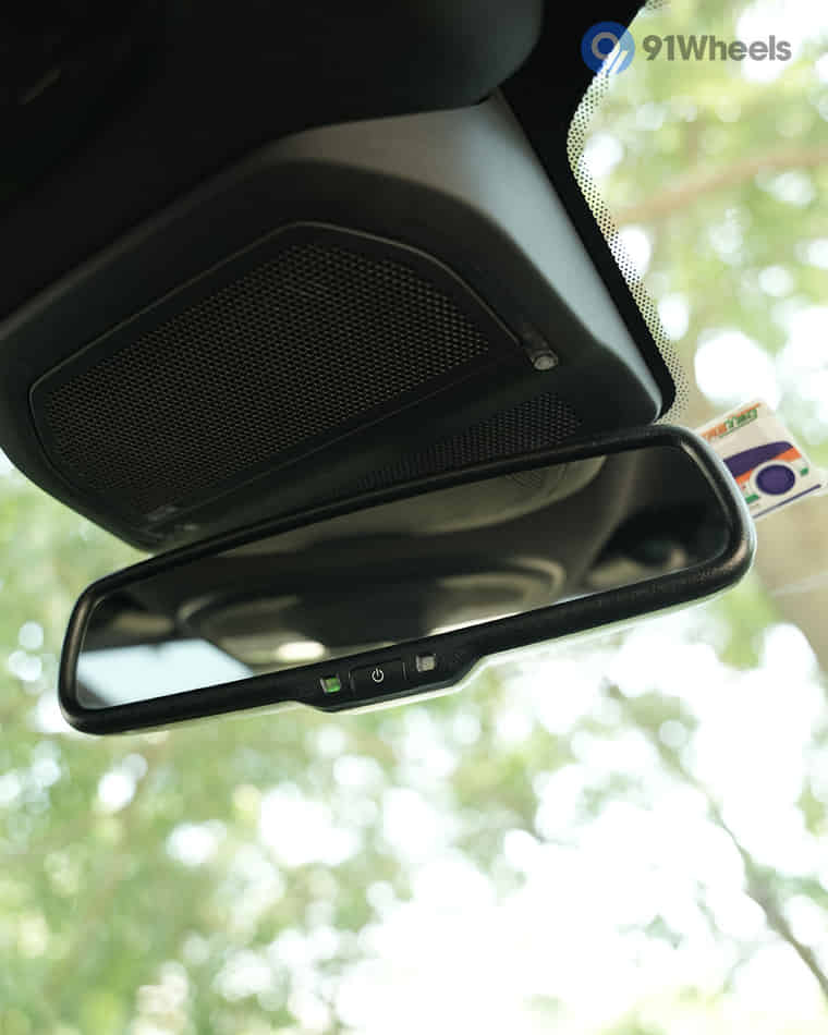 Dashboard & Front Cabin - 13 Dashboard & Front Cabin - 13