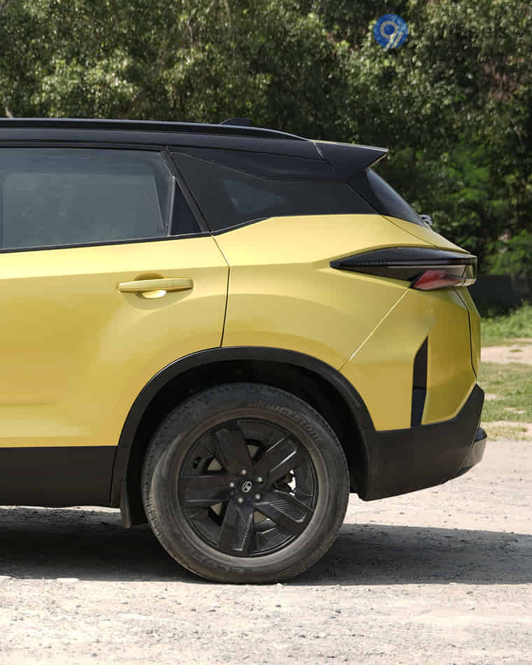 Outerview - 16 Outerview - 16