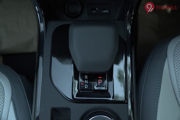 Tata Nexon EV Gear Shifter/Gear Shifter Stalk Tata Nexon EV Gear Shifter/Gear Shifter Stalk