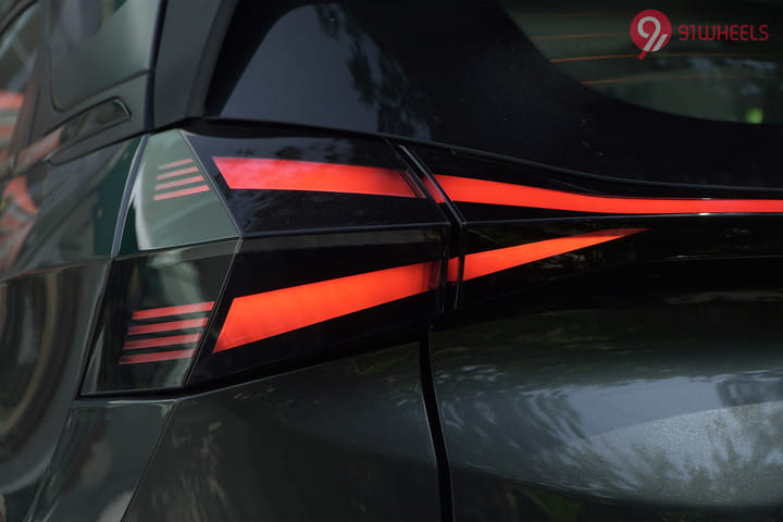 Tata Nexon EV Tail Light/Tail Lamp Tata Nexon EV Tail Light/Tail Lamp