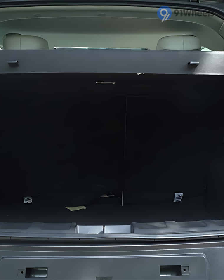 Bootspace & Utility - 1 Bootspace & Utility - 1