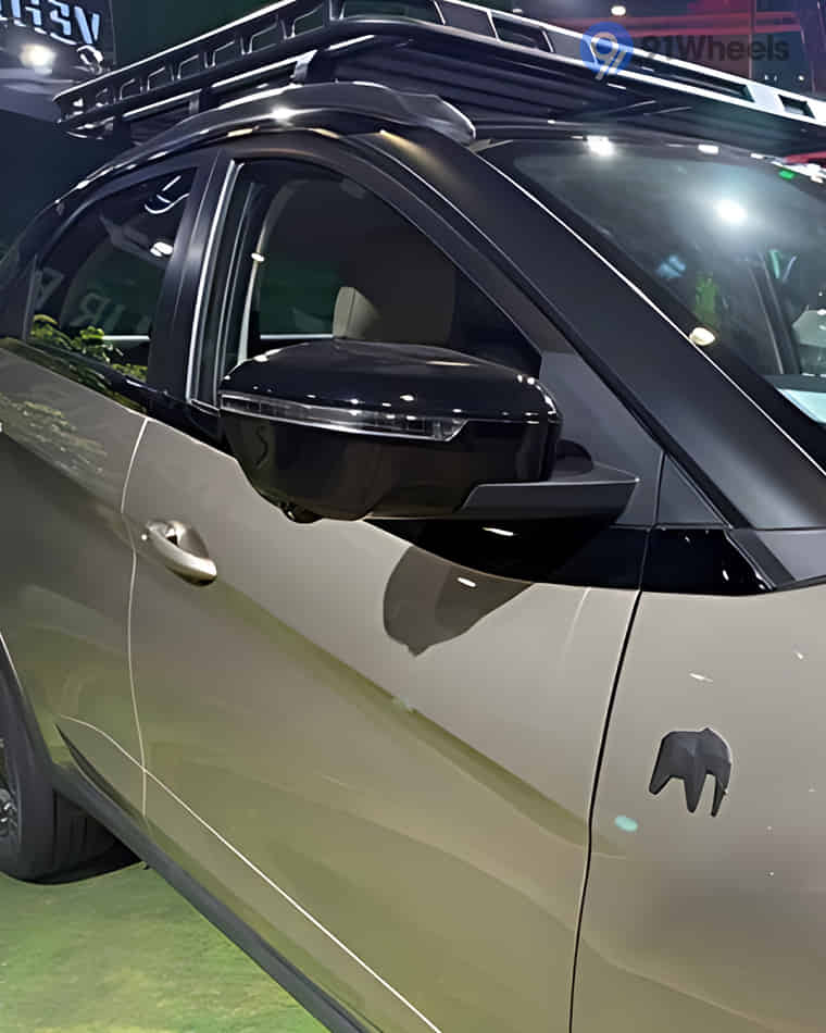 Headlights & Tail-lights - 3 Headlights & Tail-lights - 3