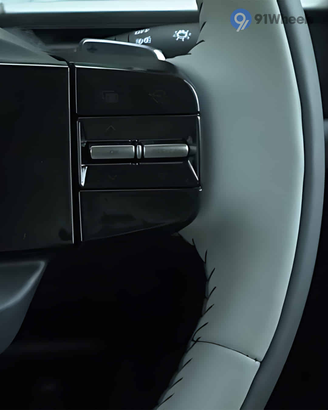 Right Steering Mounted Controls Right Steering Mounted Controls