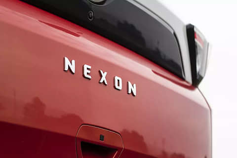 Tata Nexon Petrol XZ+ (O) MT Dual Tone Roof  Others
