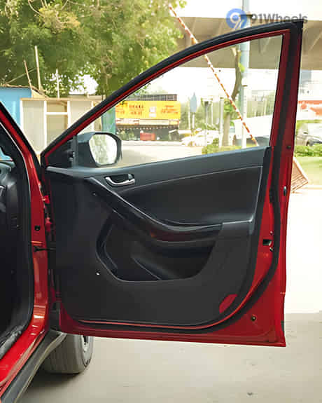 Nexon Driver Side Door Pad