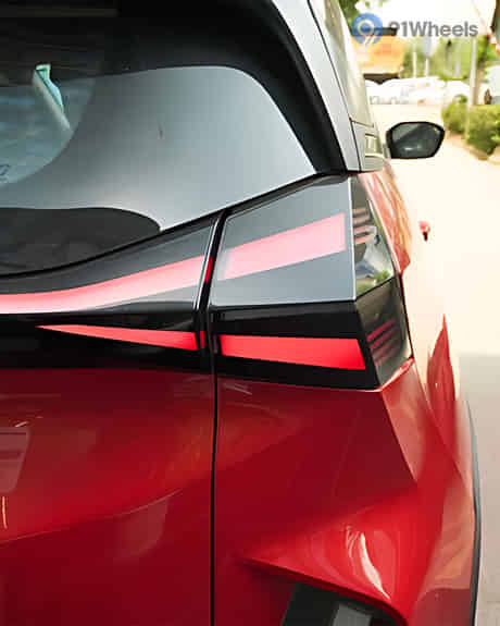 Nexon Tail Light / Tail Lamp