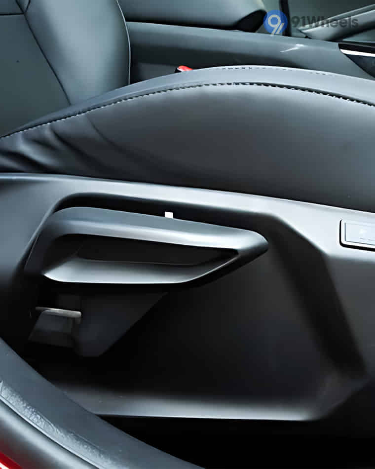 Seats & Cabin Comfort - 7