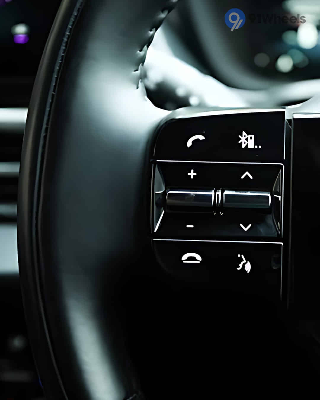 Left Steering Mounted Controls