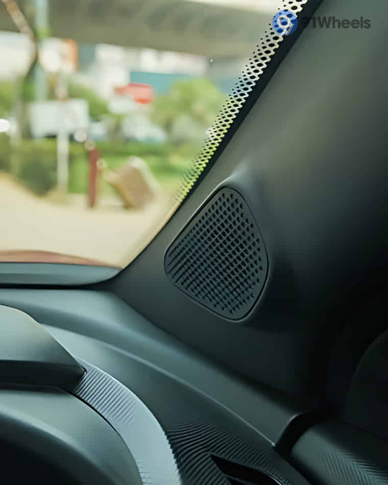 Infotainment & Charging - 5