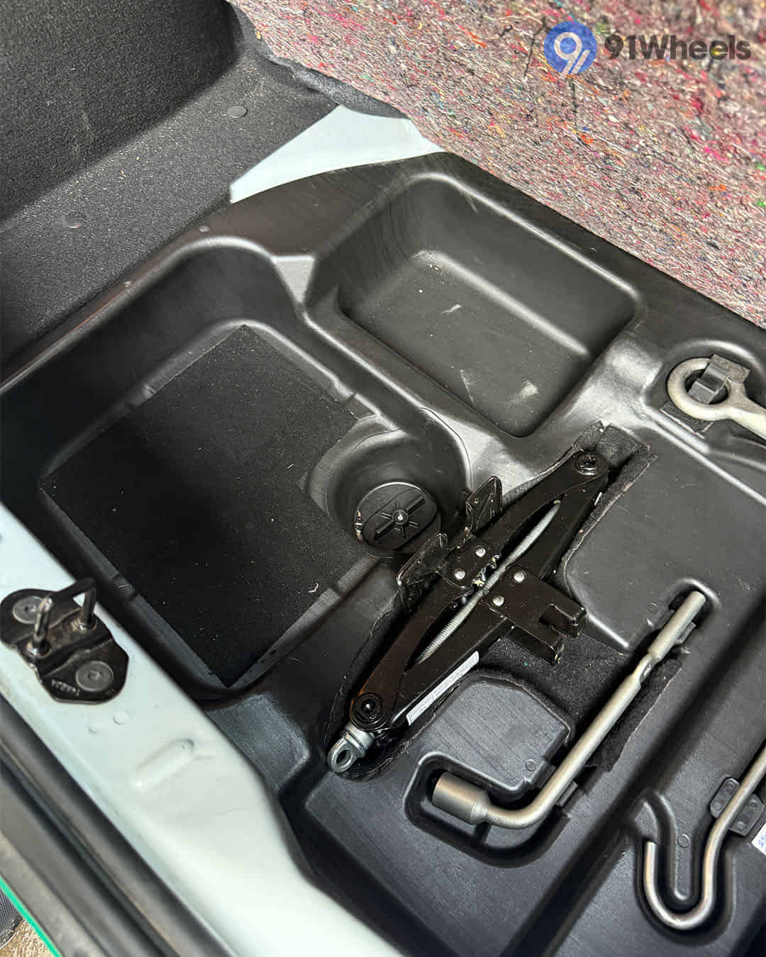 Under Boot / Spare Wheel