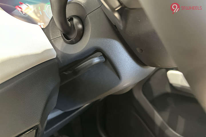 Tata Punch EV Steering Adjustment Lever/Controller