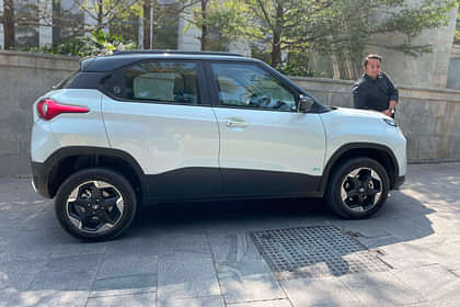 Tata Punch EV Empowered 3.3 Right Side View