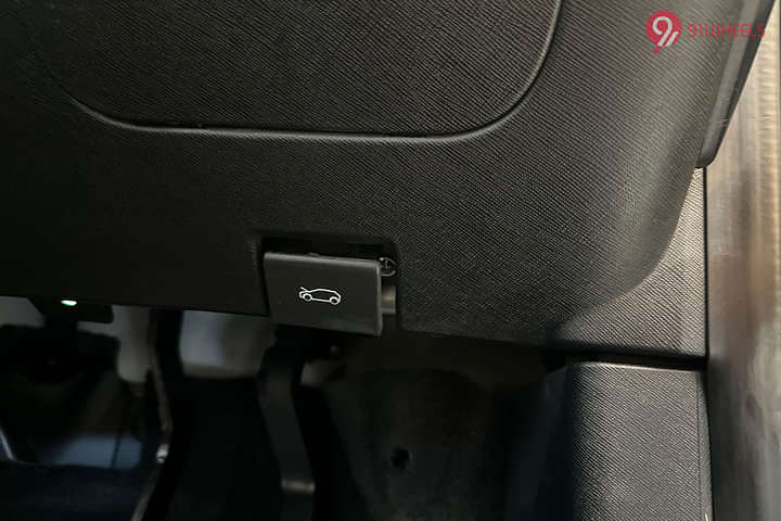 Tata Punch EV Bonnet/Hood release