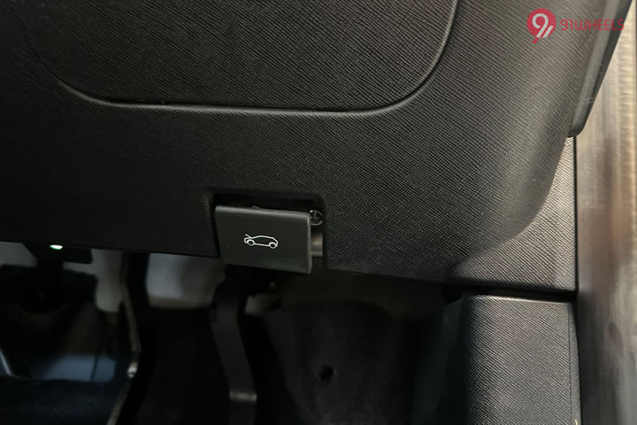 Tata Punch EV Bonnet/Hood release