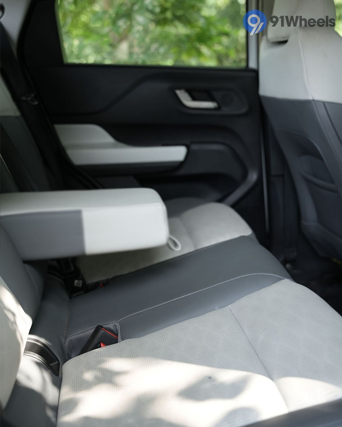 Punch EV 2024-2026 Rear Centre Arm Rest Punch EV 2024-2026 Rear Centre Arm Rest