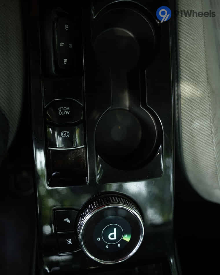 Dashboard & Front Cabin - 1