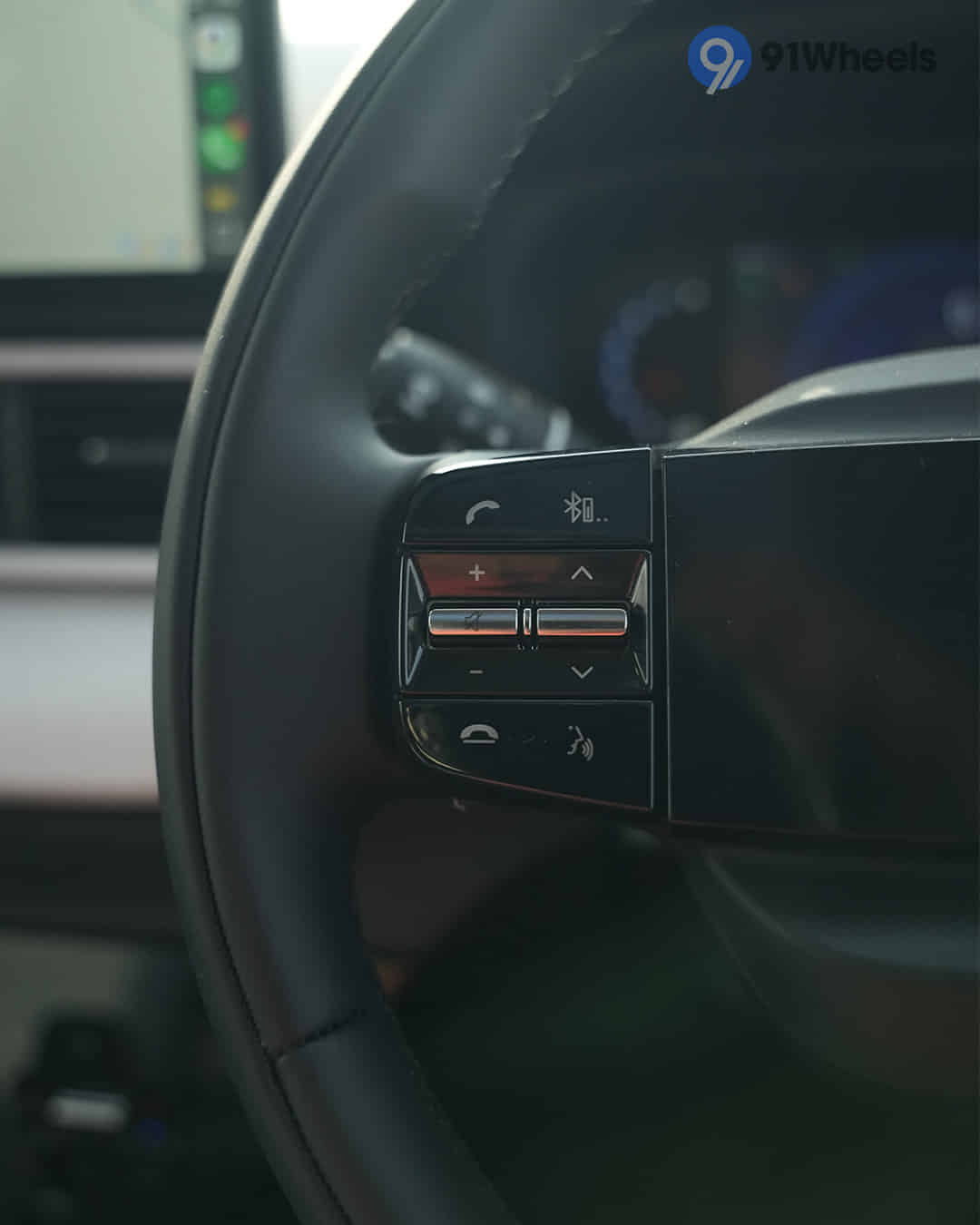 Left Steering Mounted Controls