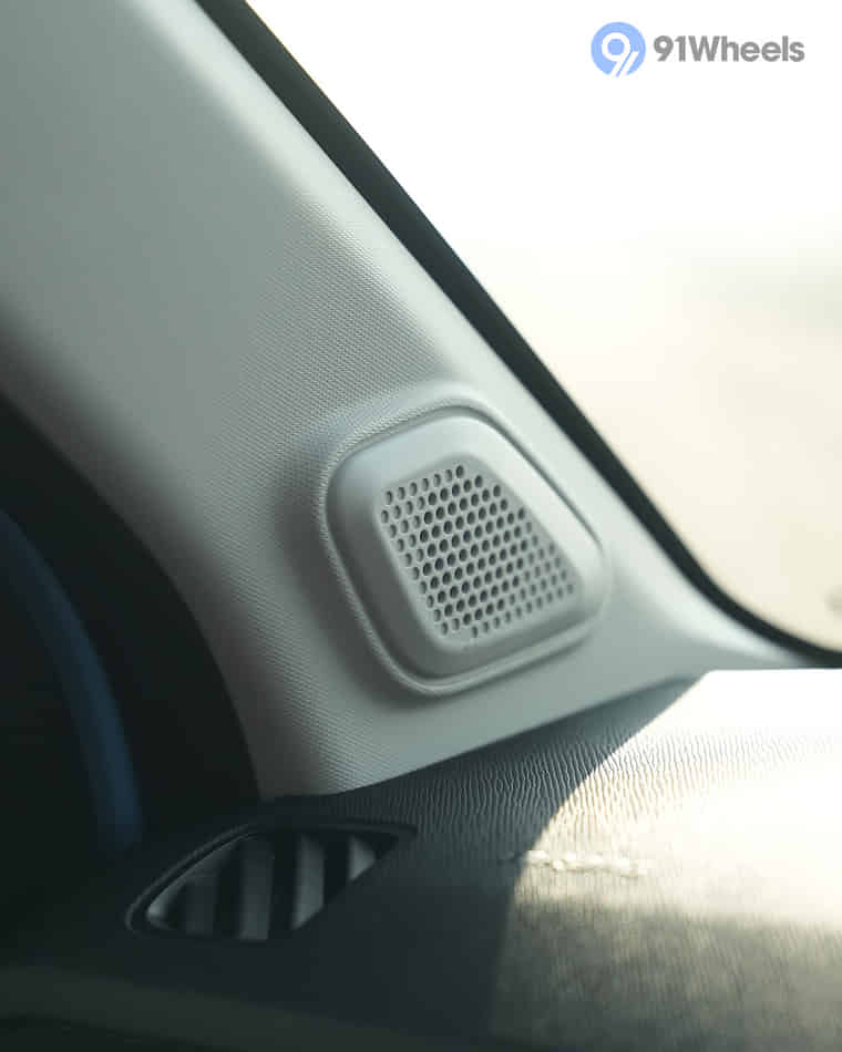 Infotainment & Charging - 1