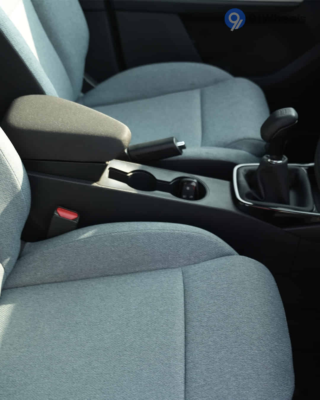 Centre Console / Centre Console Storage