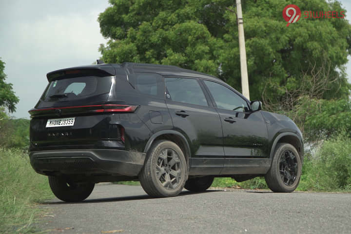 Tata Safari Right Rear Three Quarter