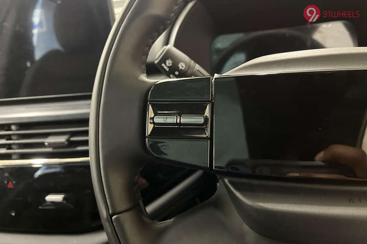 Tata Safari Left Steering Mounted Controls