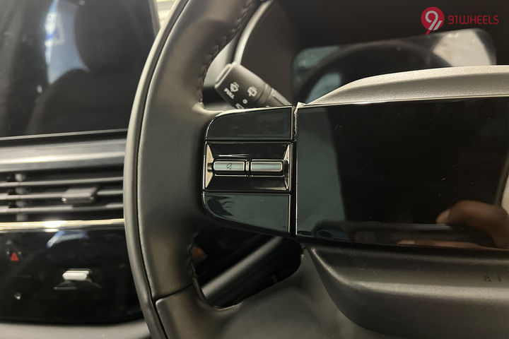 Tata Safari Left Steering Mounted Controls