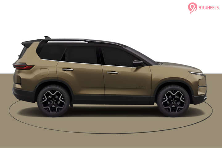 Tata Safari Right Side View