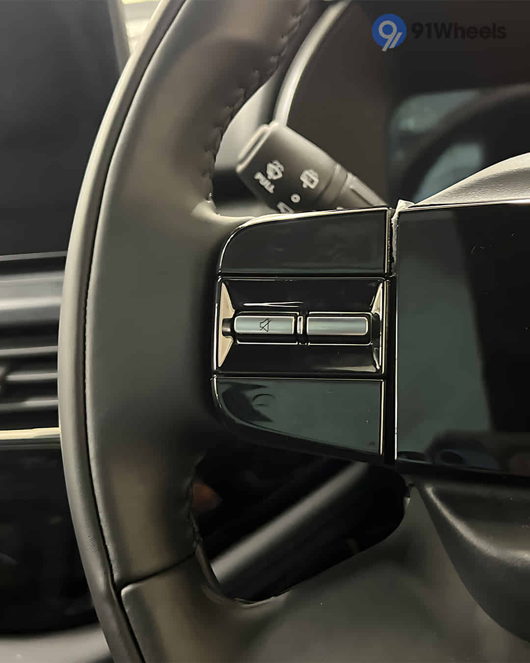 Left Steering Mounted Controls