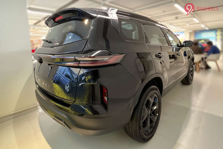 Tata Safari Right Rear Three Quarter