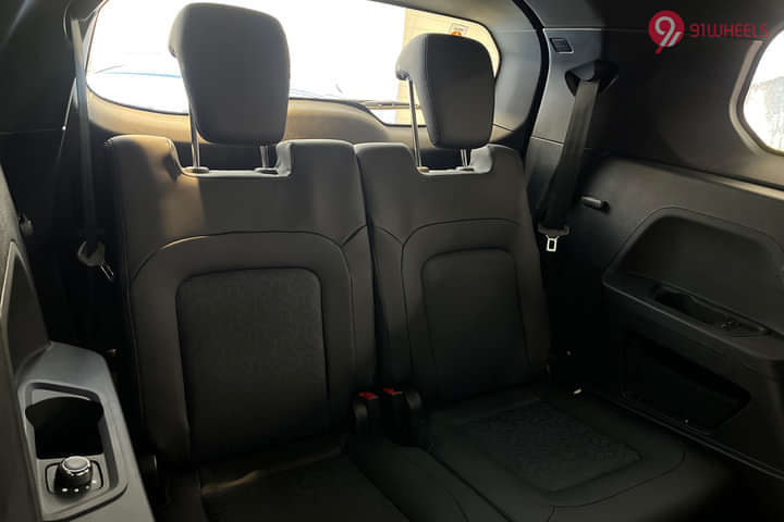 Tata Safari Rear Headrests