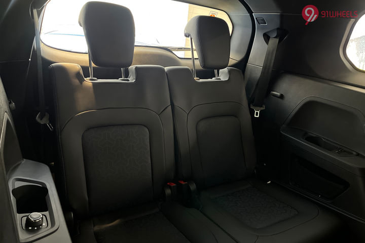 Tata Safari Rear Headrests