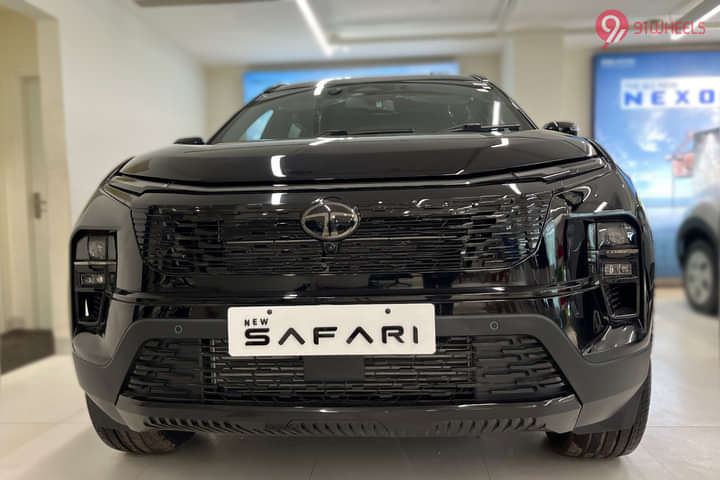 Tata Safari Front View