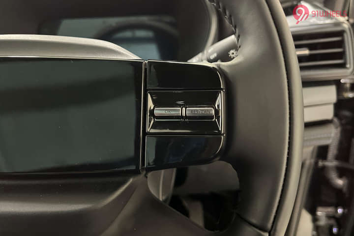 Tata Safari Right Steering Mounted Controls