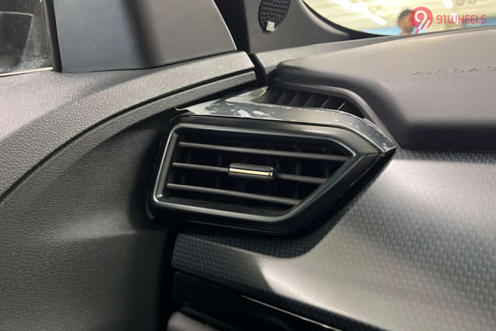 Tata Safari Front Passenger Air Vent