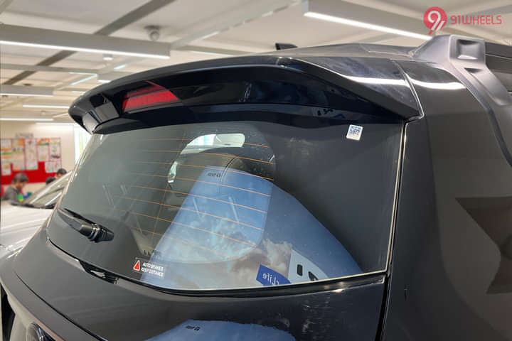 Tata Safari Rear Windshield/Windscreen