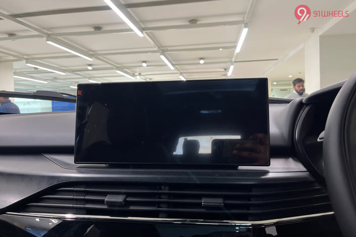 Tata Safari Infotainment System