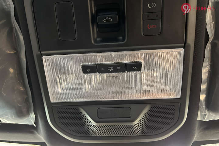 Tata Safari Roof Mounted Controls/Sunroof & Cabin Light Controls