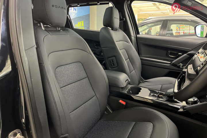 Tata Safari Front Row Seats