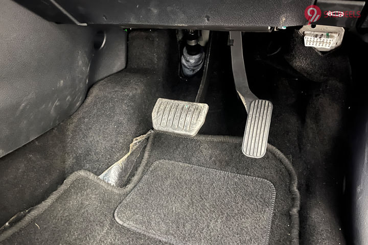 Tata Safari Pedals/Foot Controls